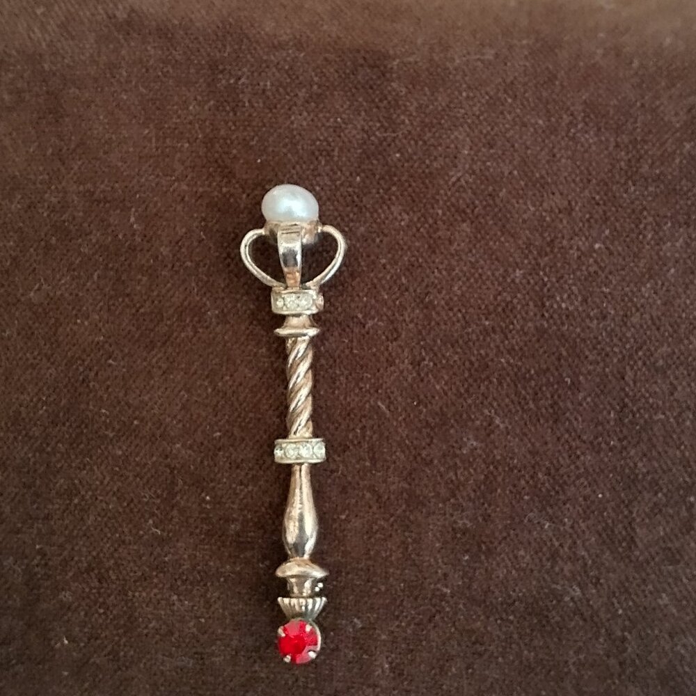 Pin/brooch; crown scepter, sterling/gold plated with cultured pearl and stones